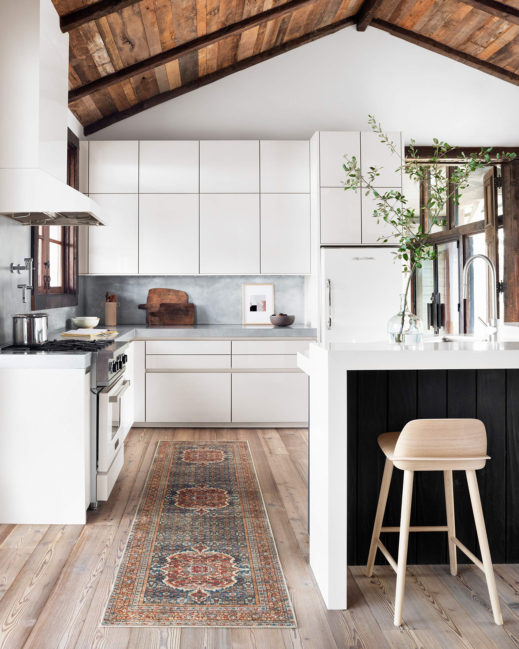 Loloi Layla Collection LAY-09 Cobalt Blue/Spice 2'-6" x 9'-6" .13" Thick Runner Rug, Soft, Durabl... | Amazon (US)