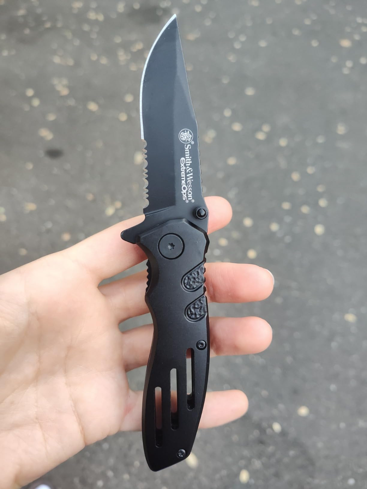 Smith & Wesson Extreme Ops Folding Knife | Amazon (US)