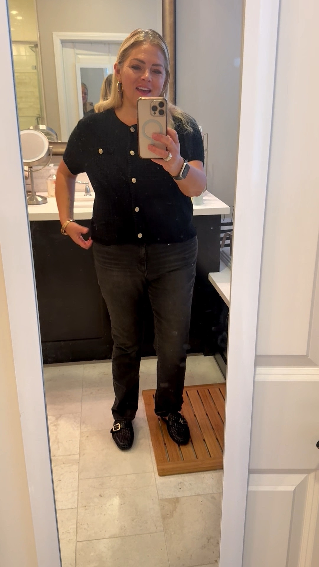 Is it Friday yet ! Wow what a week 
Here’s Wednesdays OOTD 
Sweater & Shoes @target 
Jeans @levi 


#LTKmomlife #LTKMidsize #LTKootd