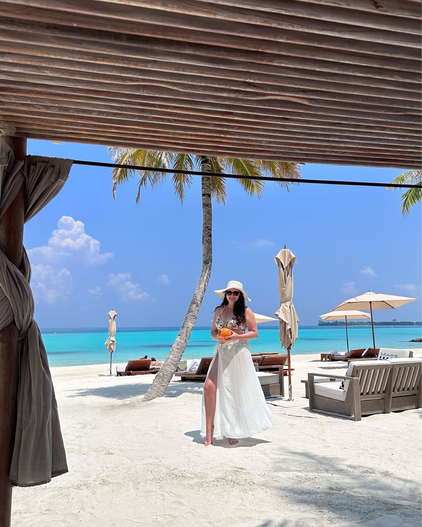 The best skit cover-up!  I sized up to Large for more flow, coverage, and length, but the Small/Medium size fit true to size. 