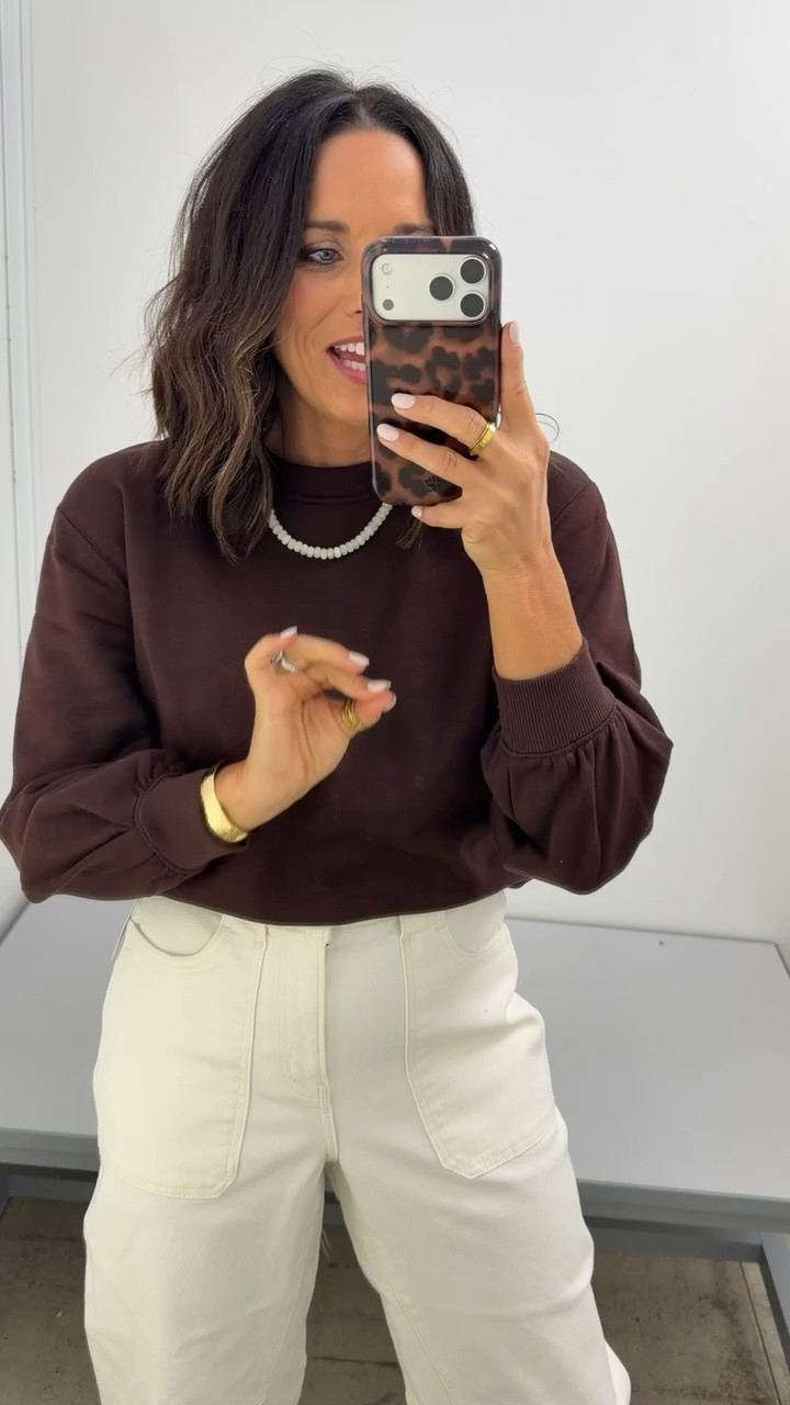 Walmart sweatshirt giving major Aerie vibes 🤎✨ so comfy but still cute!!

@Walmart 

#WalmartFinds #WalmartFashion #AerieVibes #AffordableFashion #LTKFinds