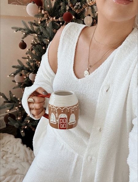 Coziest lounge set from @walmartfashion for under $50 🙌🏼 wearing a women’s M! Ordering the tan now 🫶🏼

#walmartpartner #walmartfashion #ad #walmart #loungewear 

#LTKunder50 #LTKHoliday