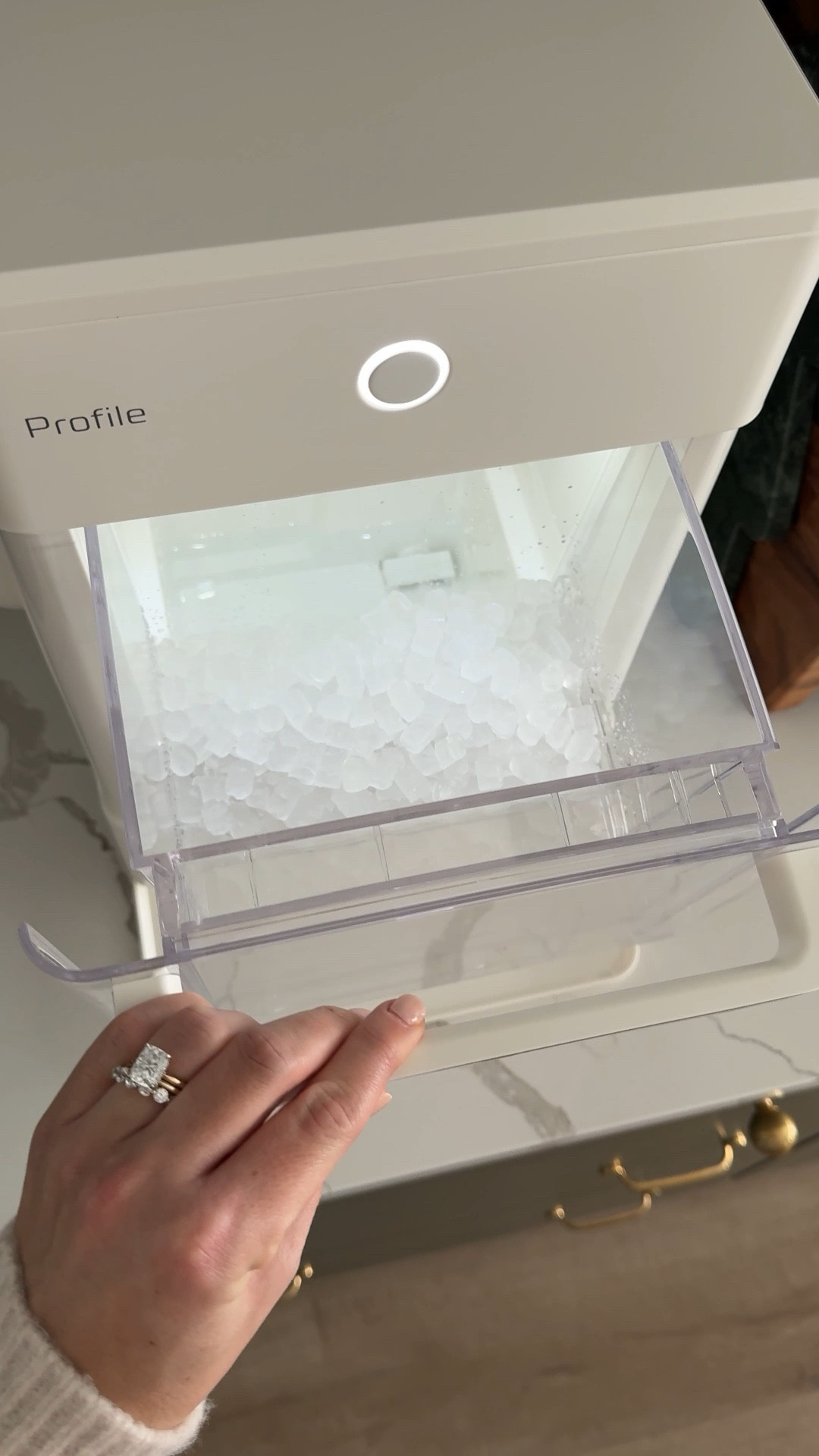 #ad This cream nugget ice maker 😍, only @target! Get your home ready for  guests for the holidays! Save up to 40% off small kitchen appliances, linked my favorites here. Order online and pick up via drive up, so easy! @targetstyle #target #targetpartner #targetstyle



#LTKHome #LTKSaleAlert #LTKGiftGuide