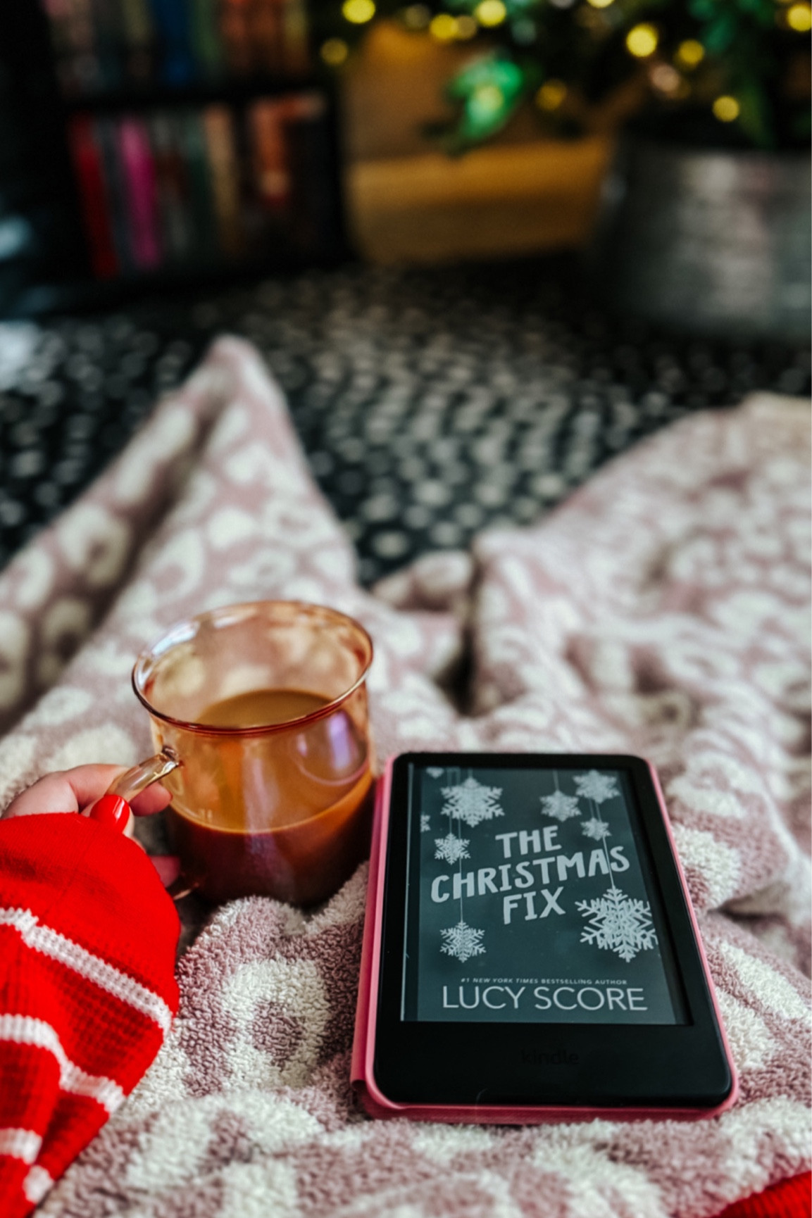 Cozy winter mornings are the best 🎄

#LTKHoliday #LTKSeasonal #LTKfindsunder50