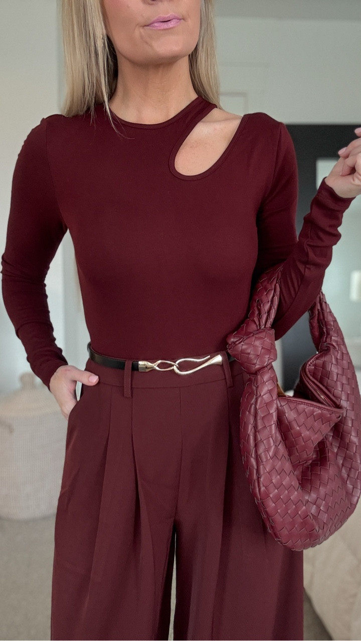 Use interstates_12 at checkout. 
Size small in tops & bottoms.