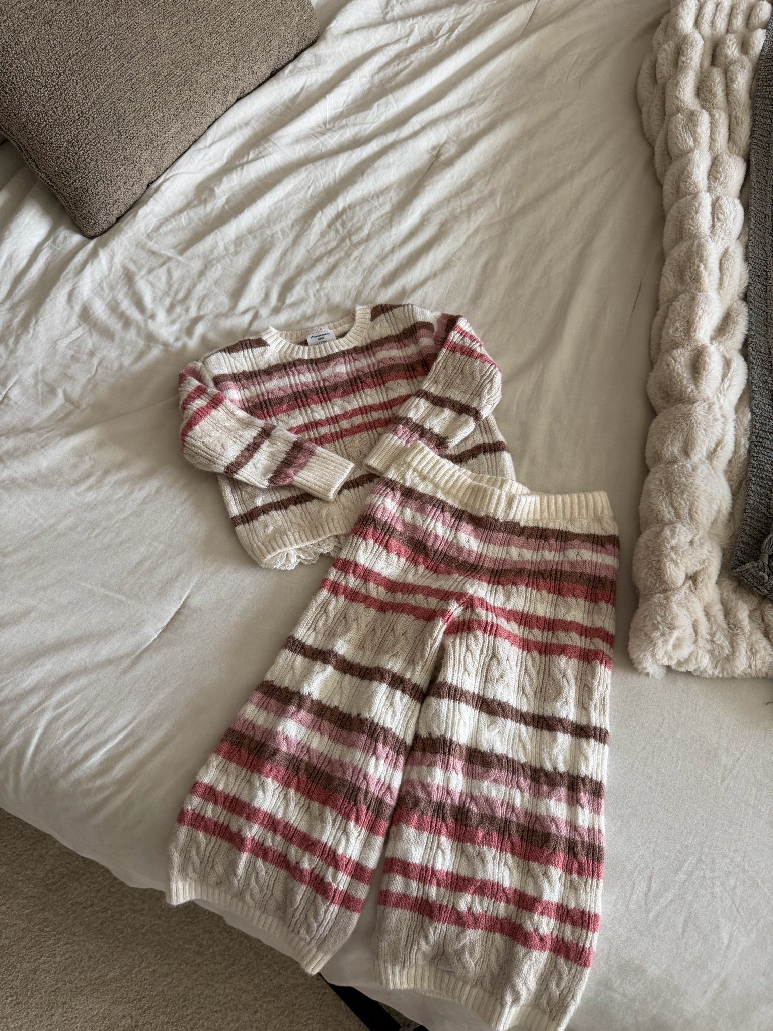 Baby girl & toddler girl fall outfits! And it’s all 40% off today!!! @abercrombie   

The best part about this fall haul as it comes in baby and toddlers so you can have a little mix and match moment with your kids!

#sponsored (gifted) ￼

#LTKKids #LTKBaby #LTKmomlife
Family photos, Thanksgiving, Christmas card