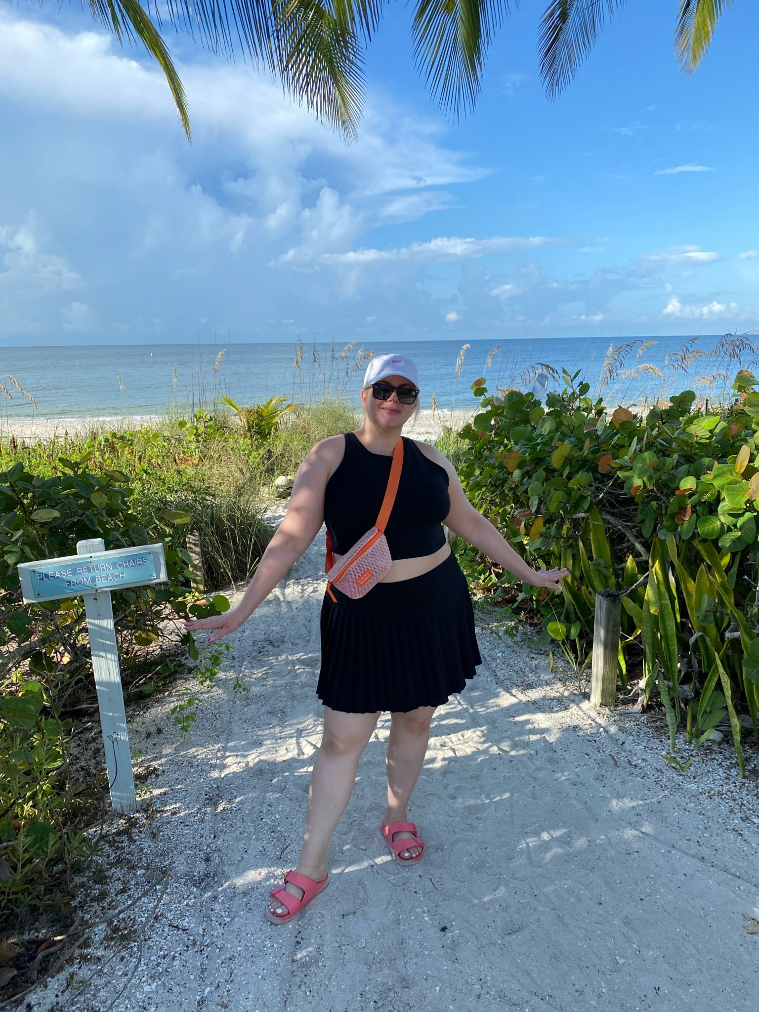 hot girl beach walk 

#LTKcurves