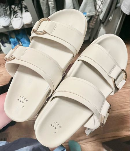 I finally got these slides from target and guys, they are just as good in person as they are online 😍 I love these to slip on quickly in the summer or to style up with an outfit! They run TTS and are under $40!



Target sandals  
Sandals
Affordable sandals 
Pool shoes 
Summer shoes 
Summer outfit

#LTKShoeCrush #LTKStyleTip #LTKFindsUnder50
