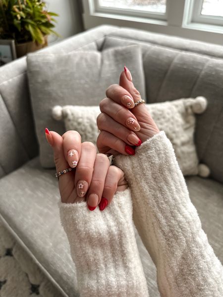 Not basic enough to want a heart mani… but still basic enough to want a pink mani 😉💗
#valentines