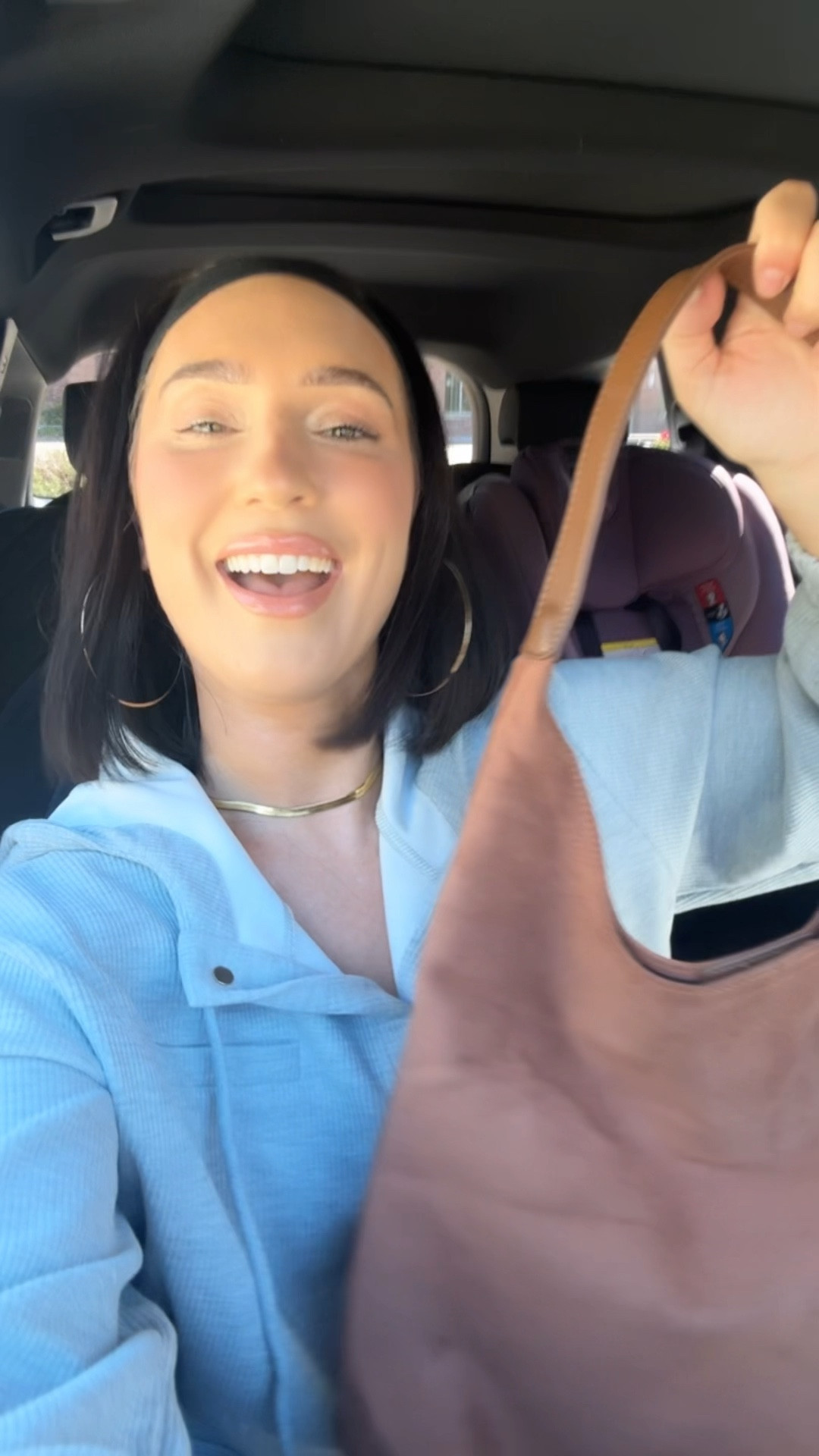 Trendy suede slouchy bag for fall! Comes in 3 colors under $25!

Fall bags
Suede purse
Slouch bag

#LTKSeasonal #LTKVideo #LTKFindsUnder50