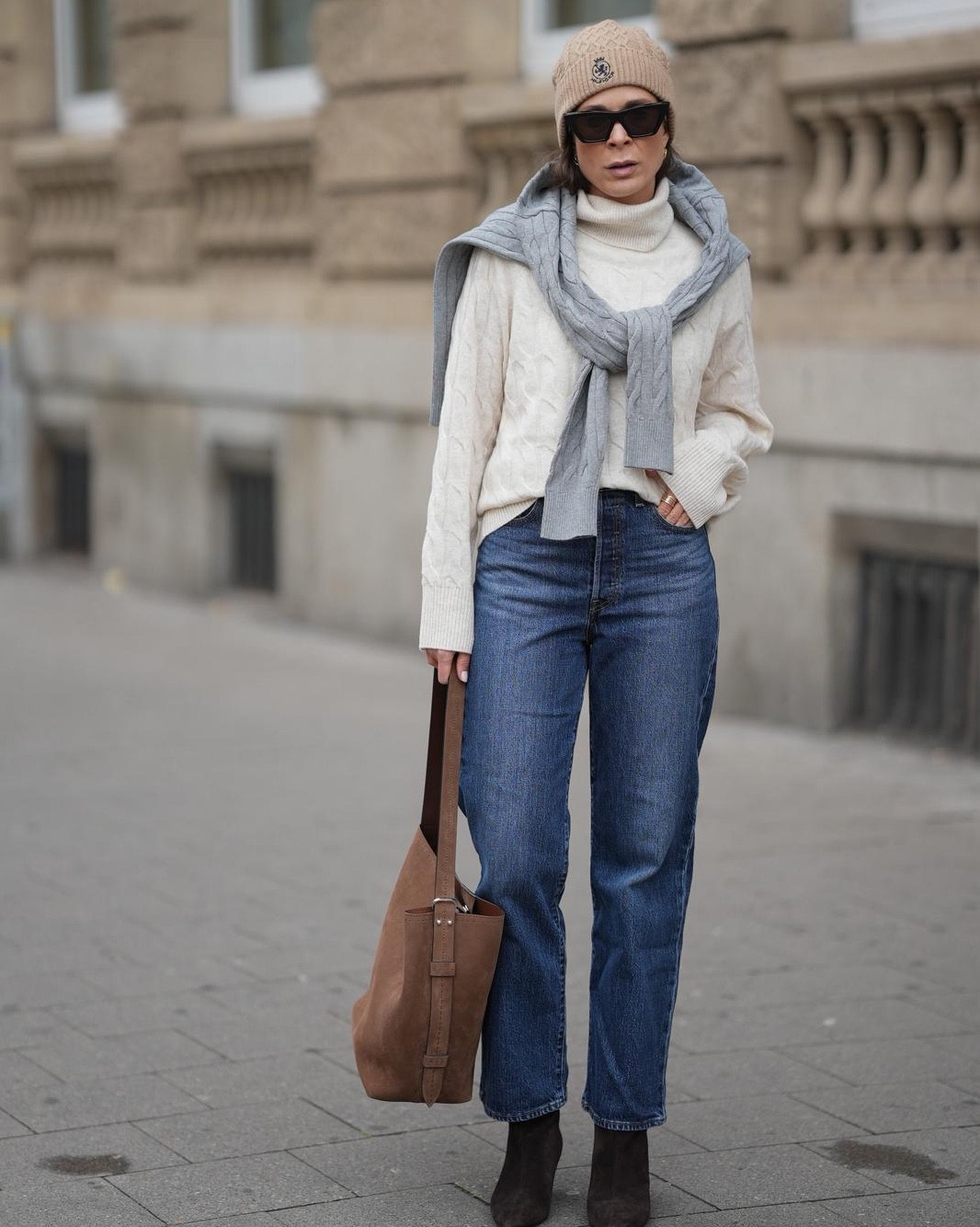 A winter staple worth gifting - and keeping. @tommyhilfiger #TommyHilfiger



#LTKeurope #LTKdeutschland