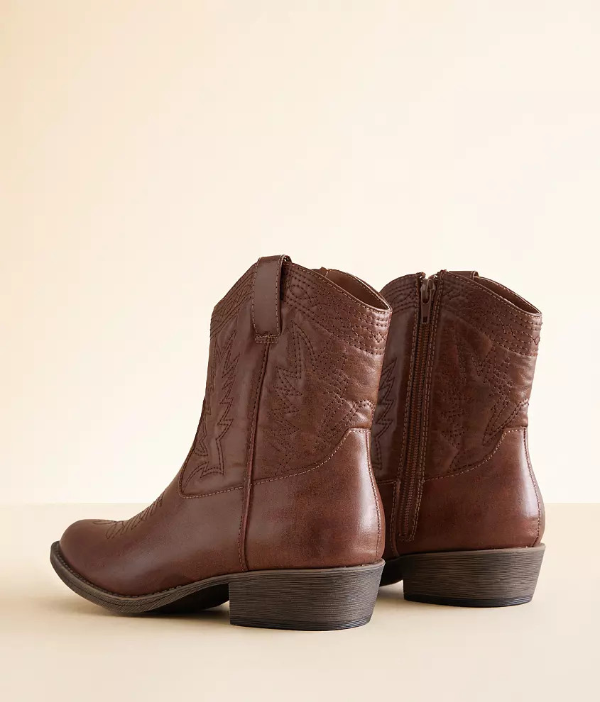 Pistol Western Ankle Boot | Buckle