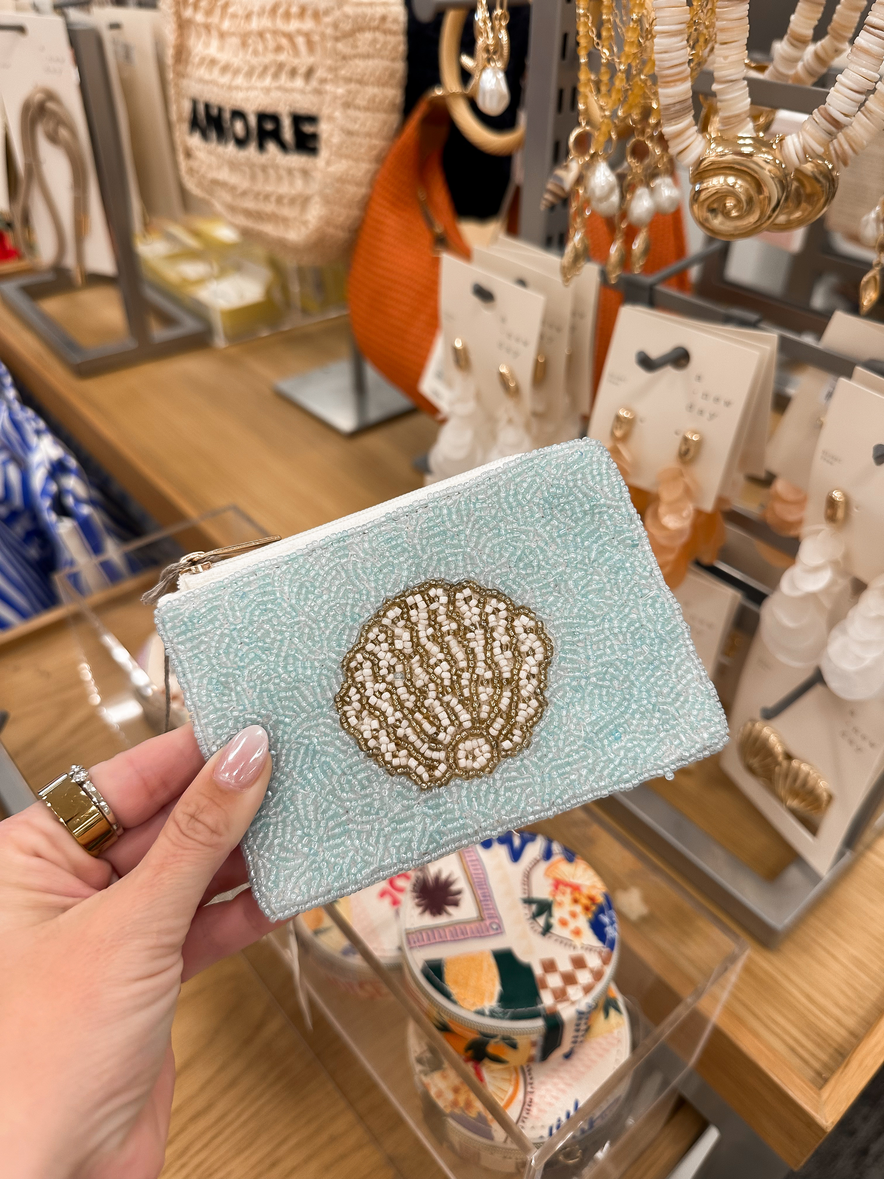 Shell beaded coin purse 

#LTKSaleAlert #LTKStyleTip #LTKFindsUnder50