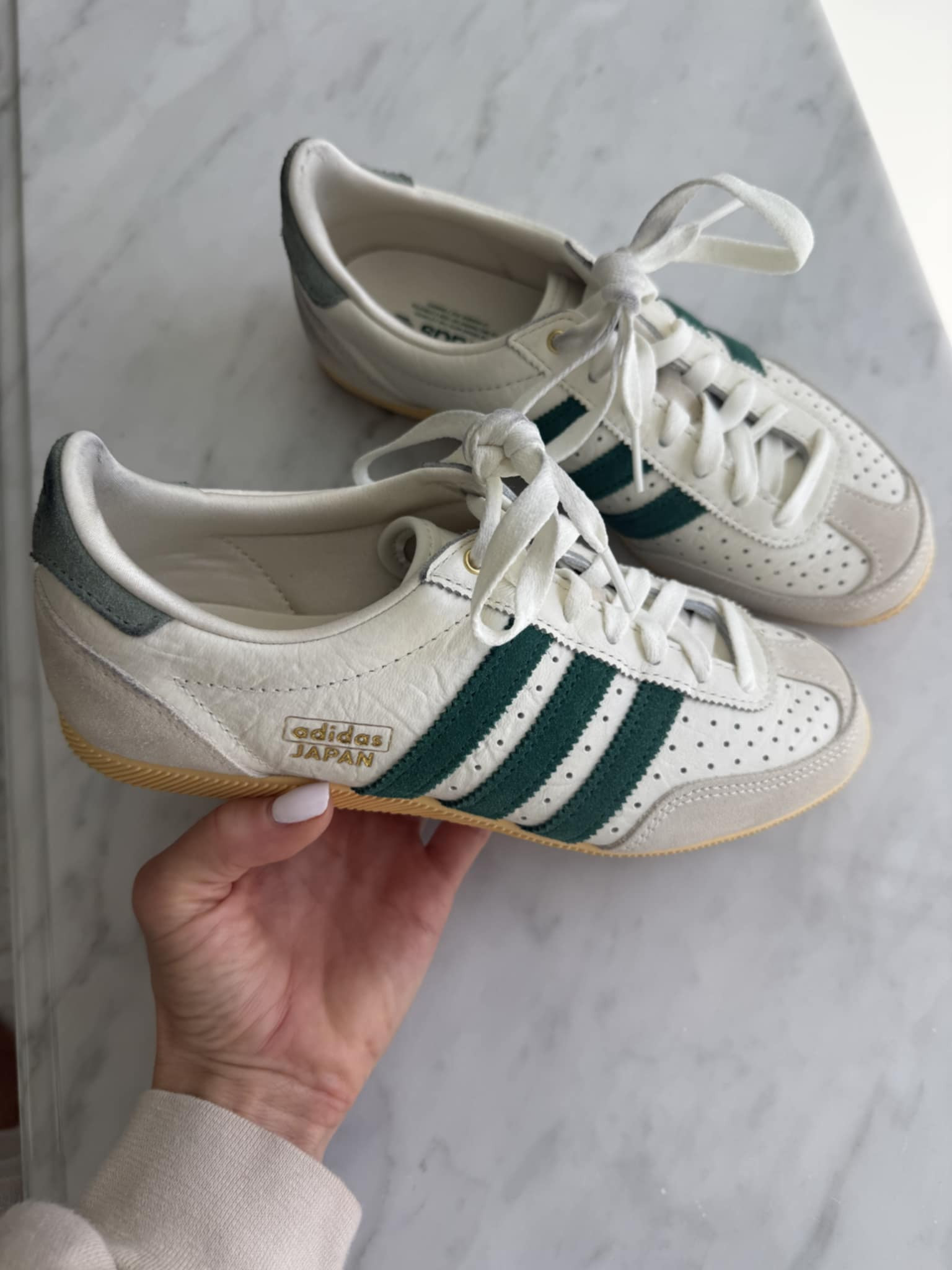  

 Completely obsessed with these Adidas. They come in a few colors too  

#LTKStyleTip #LTKShoeCrush #LTKActive