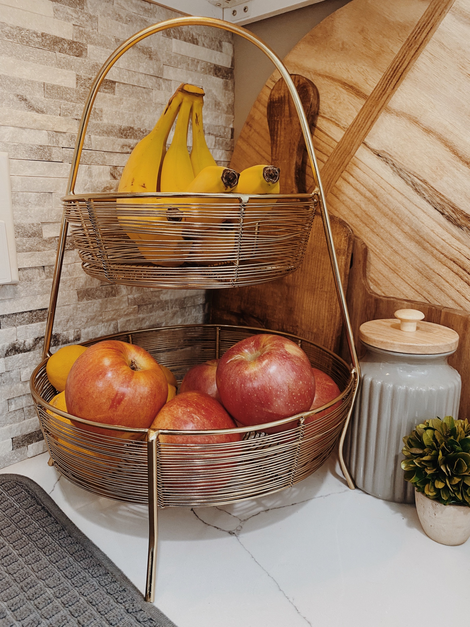 This fruit basket is one of my favorite things in our kitchen
🍎🍊🍌🍐

Kitchen decor, fruit basket, home decor, Target find, Amazon find 