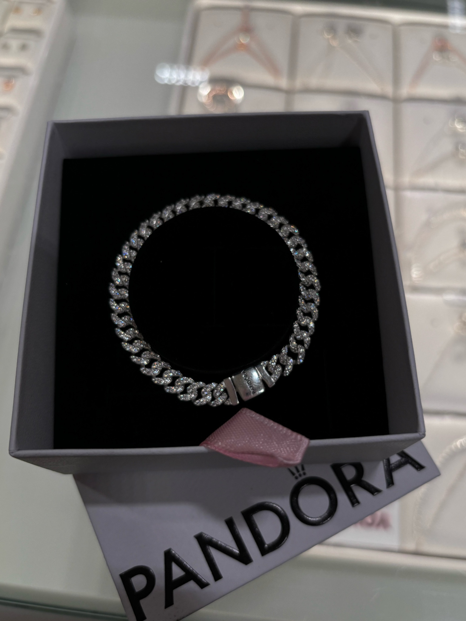 Cuban link Pandora 

#LTKSeasonal #LTKparties #LTKGiftGuide