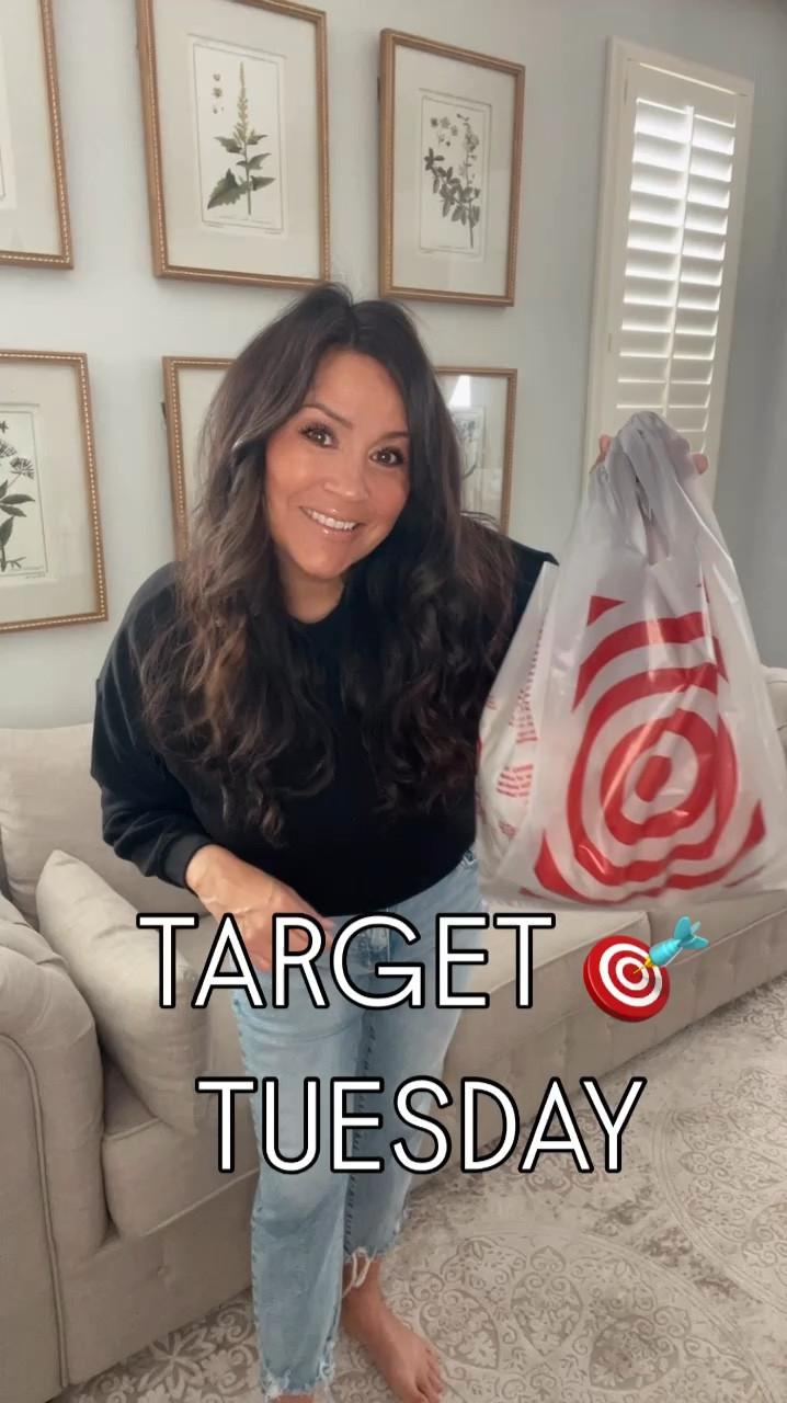 Happy Target Tuesday 🎯

Found the most perfect and festive lounge set @target in this adorable candy cane print ✨
You'll love how soft these are and perfect for all your holiday festivities or just lounging and watching your favorite Hallmark movie 😆
Wearing a L top
And a M bottom
Which fits TTS and you could also size up more on top for an extra cozy fit 



#target #targetfashion #targettuesday
#holidays #loungewear #set #cozy
#festive #christmas #affordable

#LTKFindsUnder50 #LTKSeasonal #LTKHoliday