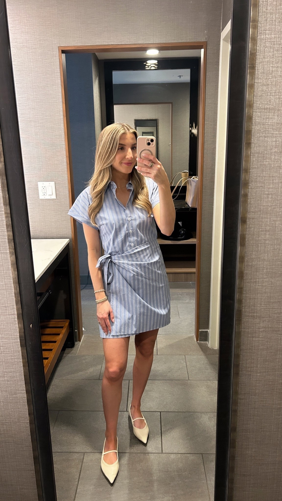 Size XS in dress

#LTKStyleTip #LTKFindsUnder100 #LTKWorkwear