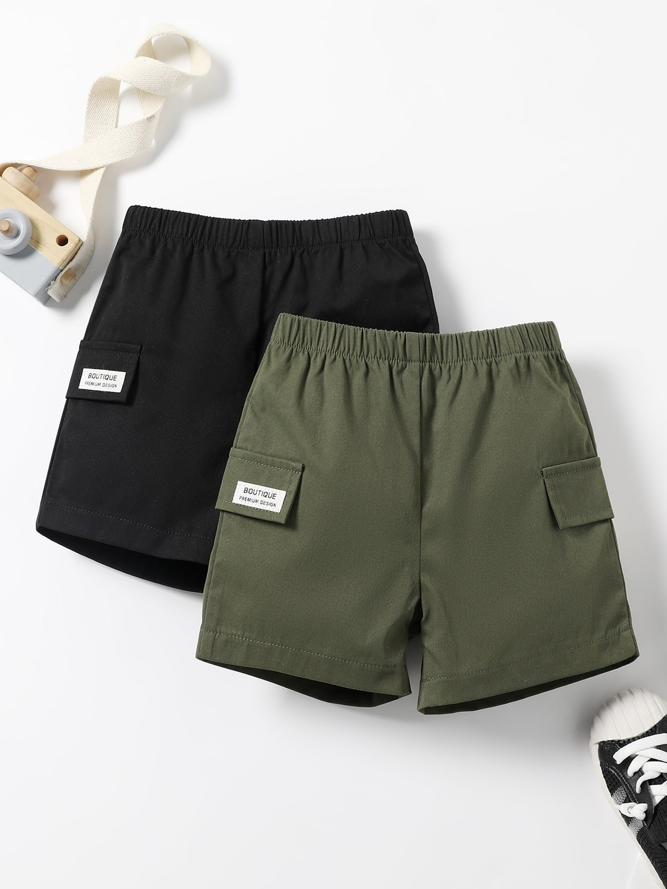 Toddler Boys 2pcs Letter Patched Flap Detail Shorts | SHEIN