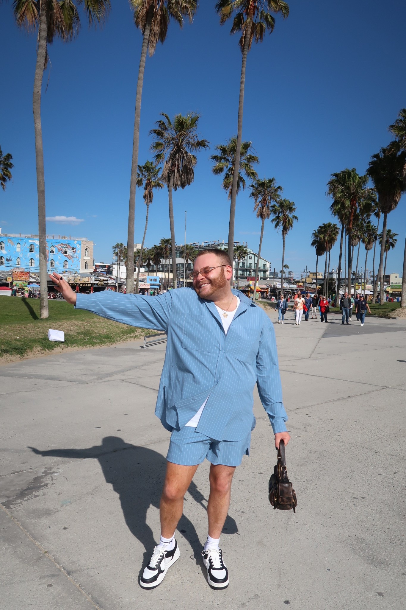 palm trees & my best friend 🤍🌴 obsessed with this alo set! 

#LTKStyleTip