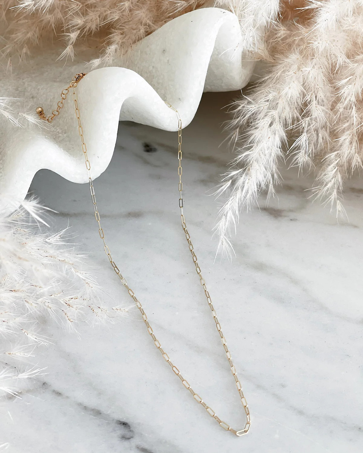 DAINTY MODERN NECKLACE | Stylin by Aylin