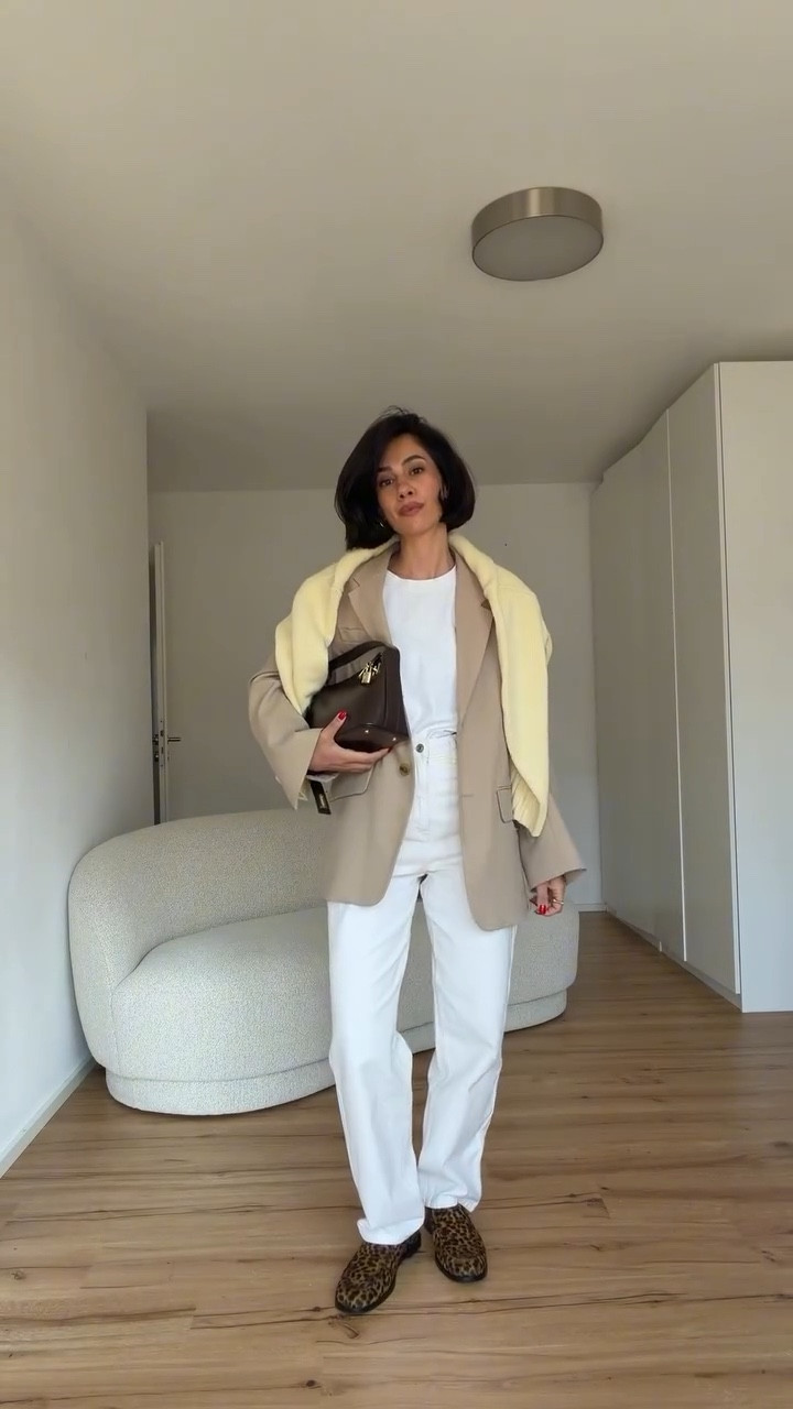 Simple outfit, loud details…
Wie findet ihr den Look ? 

#gdwm #fashion #butterlemon #denim #outfitinspo