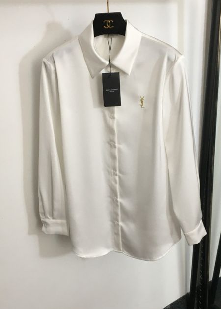 Very soft, silk shirt, high quality! True to size 