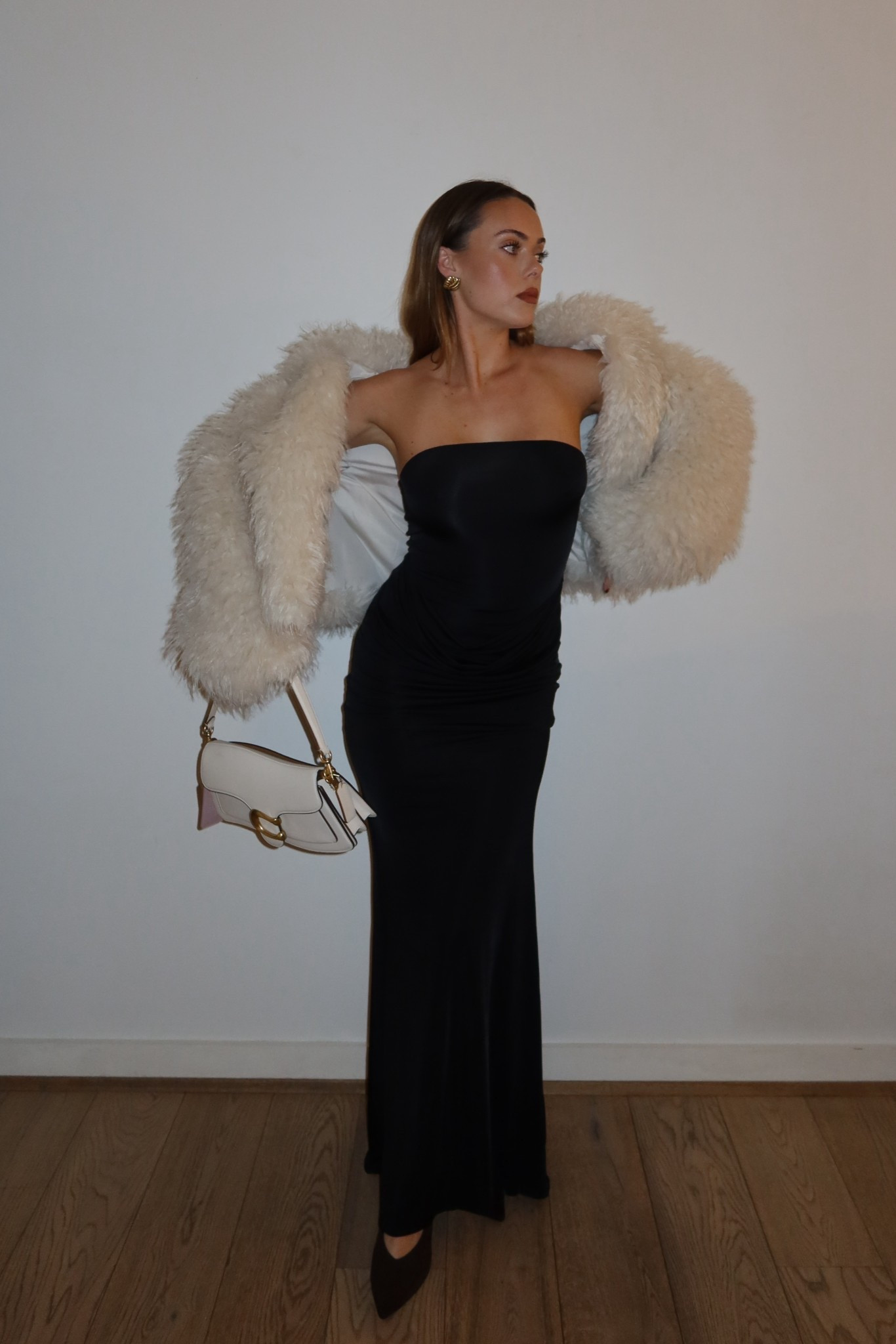 Last nights event outfit! Wearing a medium in the fur coat however it’s sold out so I’ve added similar styles 🤍 