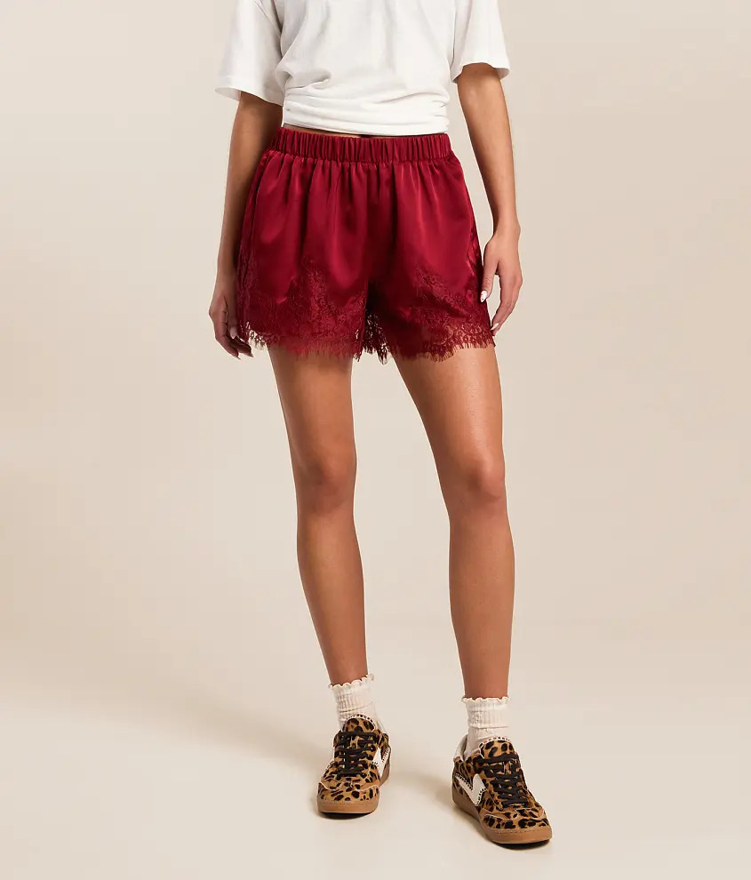 Satin Eyelash Lace Short | Buckle