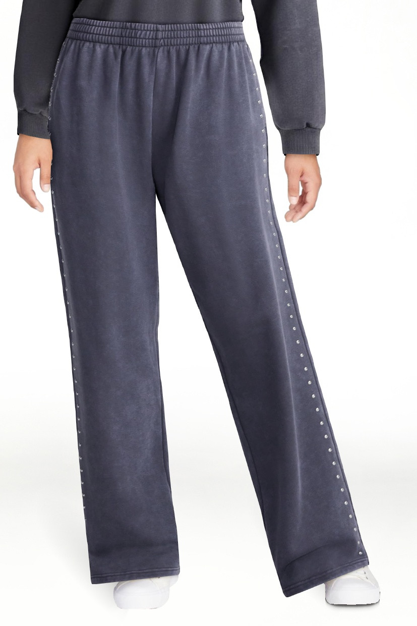 No Boundaries Mineral Wash Studded Sweatpants, 31" Inseam, Women's XXS-XXL | Walmart (US)