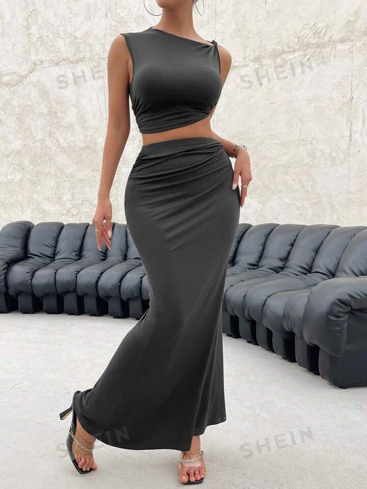 SHEIN Privé Solid Crop Tank Top & Mermaid Hem Skirt | SHEIN