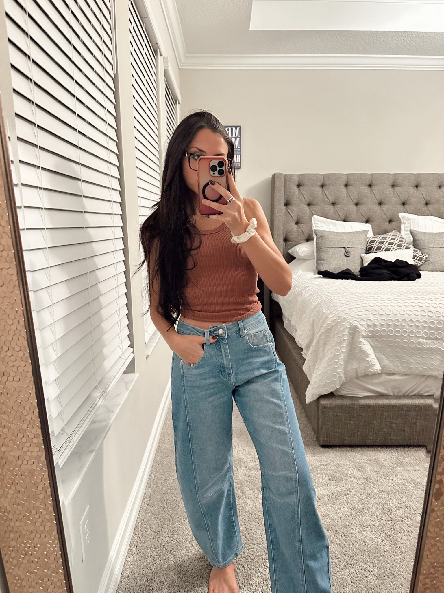 These barrel jeans are the comfiest denim I’ve ever worn in my life !! Linking below for you to try ! 

#LTKFindsUnder50 #LTKFallSale #LTKStyleTip