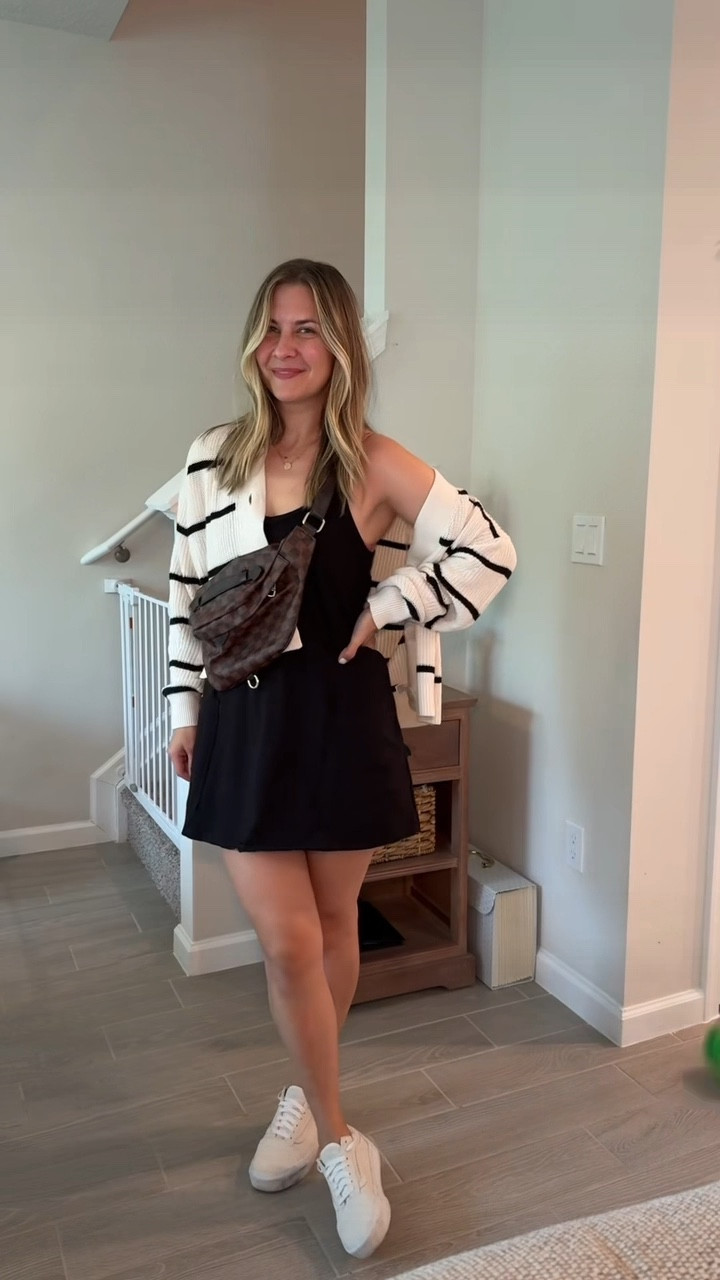 The perfect mom fit✨

#LTKSeasonal #LTKSaleAlert #LTKFindsUnder50