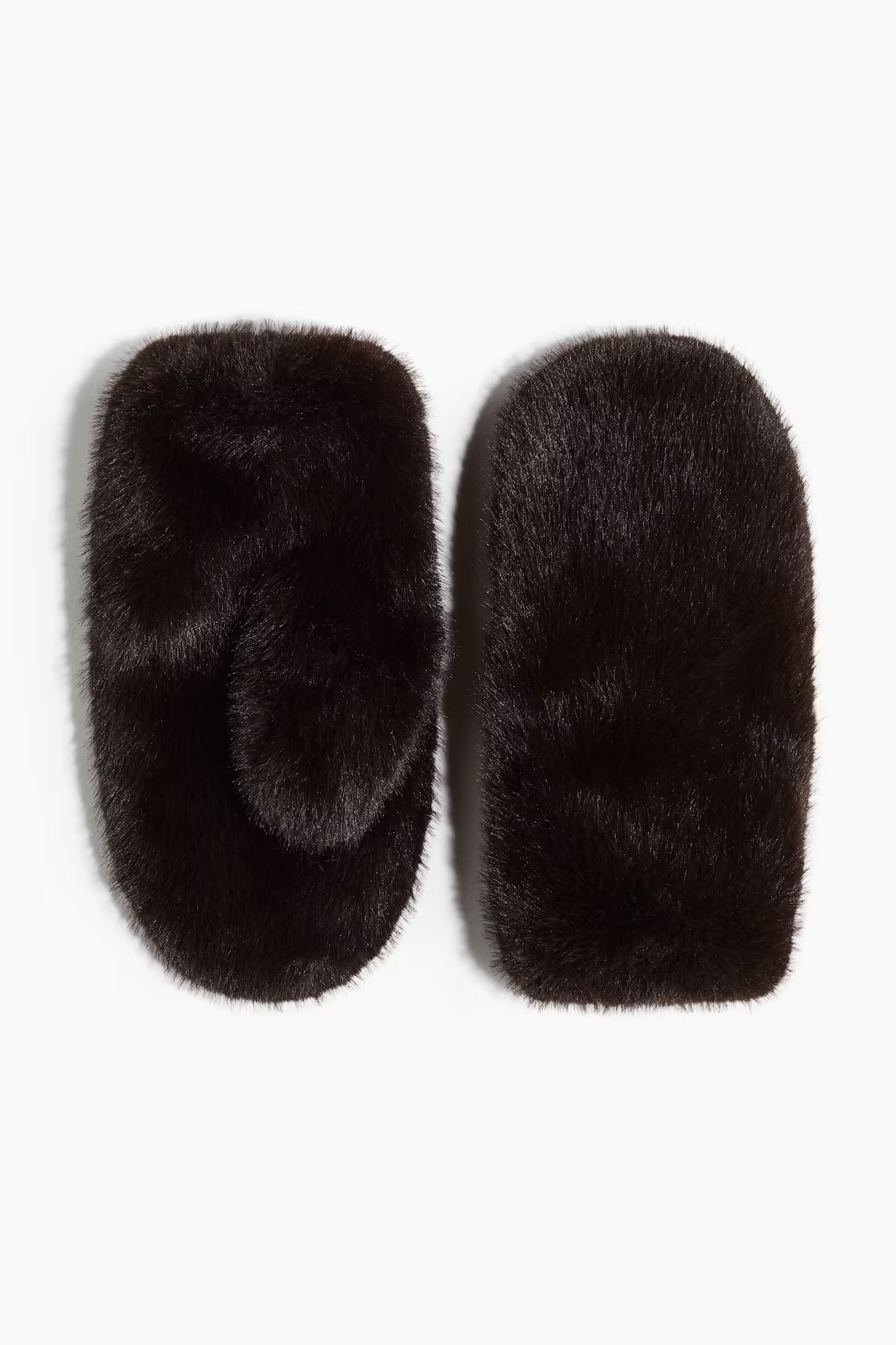 Fluffy mittens | H&M (UK, MY, IN, SG, PH, TW, HK)