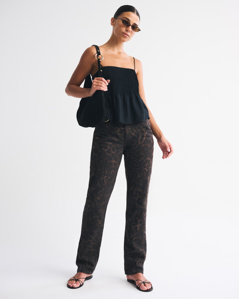 Women's Curve Love Mid Rise 90s Straight Jean | Women's Bottoms | Abercrombie.com | Abercrombie & Fitch (UK)