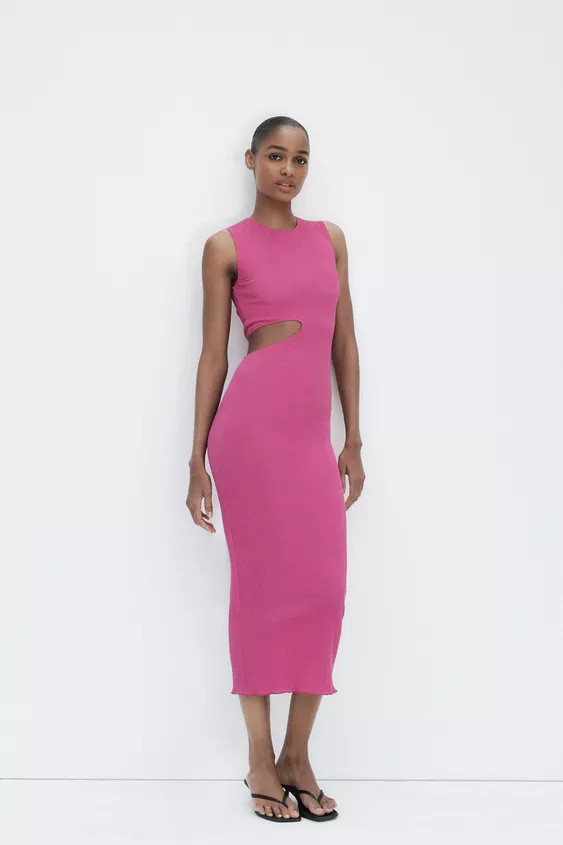 Long textured dress. Round neck and sleeveless. Cutout detail at waist. | Zara US