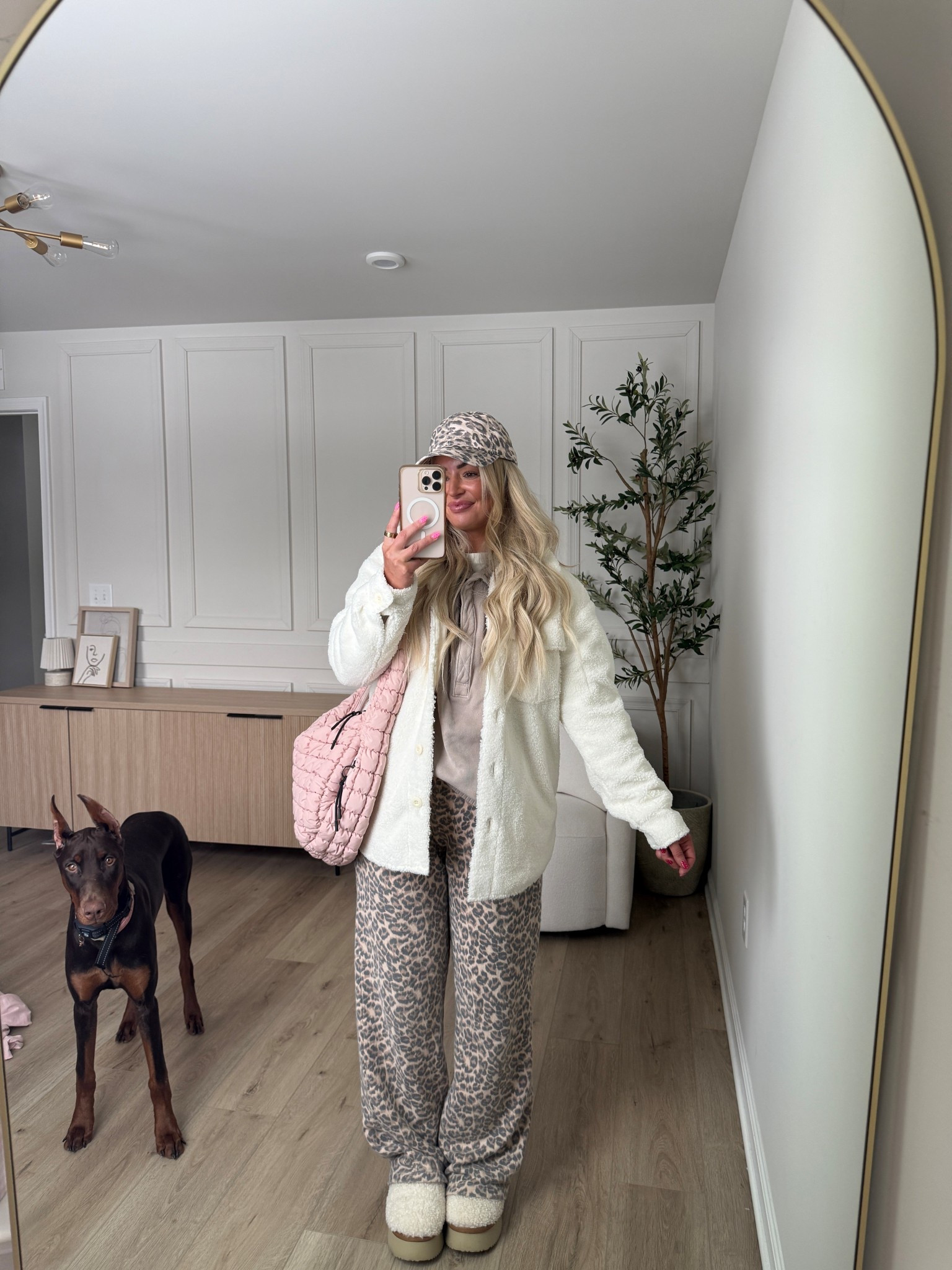 How to look put together without wearing jeans: Aerie edition ✨

Oh snap sweater, wide leg trousers, baseball cap, and a Sherpa coat. 

#LTKSaleAlert #LTKFindsUnder50 #LTKgrwm