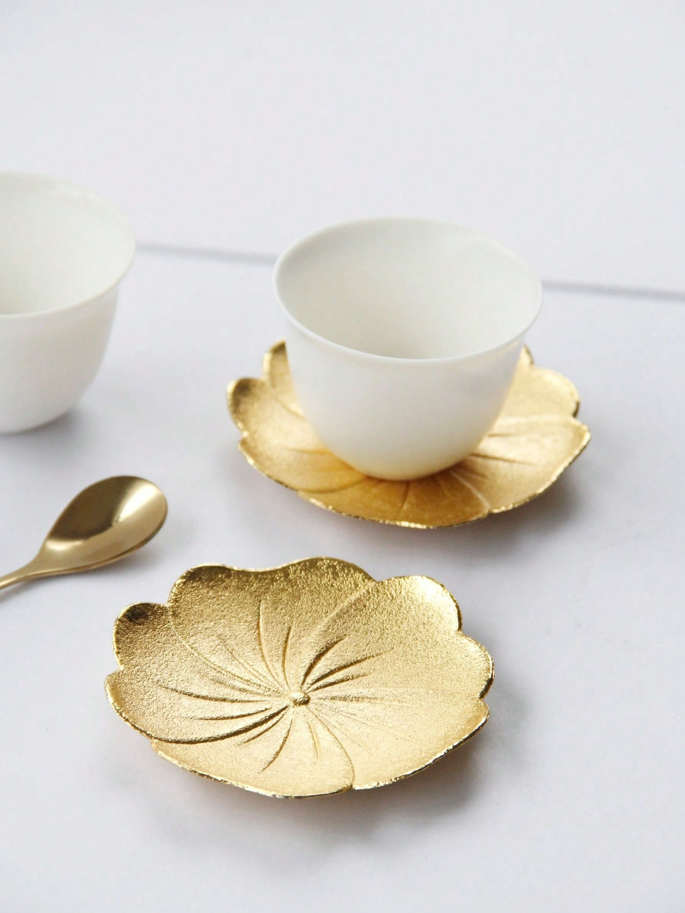 1pc Lotus Shaped Metal Coaster, Luxury Creative Style, Golden Color, Embossed Craft, Suitable For... | SHEIN