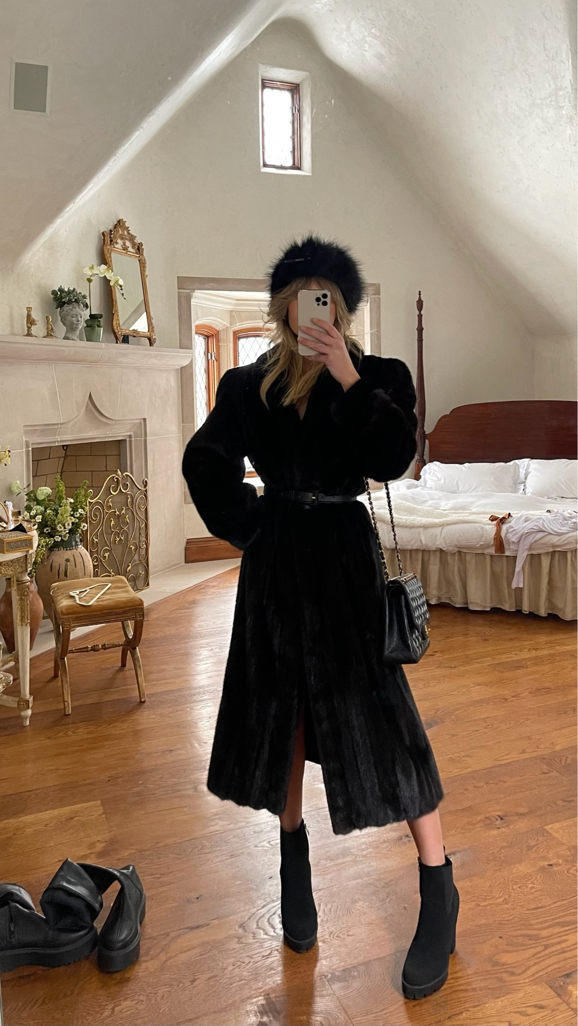 It’s giving mob wife 🤭🤭 this outfits is so simple but so stylish! Shop these pieces now, they are so perfect for any winter look! 

Winter fashion - long fur coat - mob wife outfit inspo - trendy fashion - all black outfit ideas - winter outfits - styling tips - fur accessories 

#LTKSeasonal #LTKstyletip