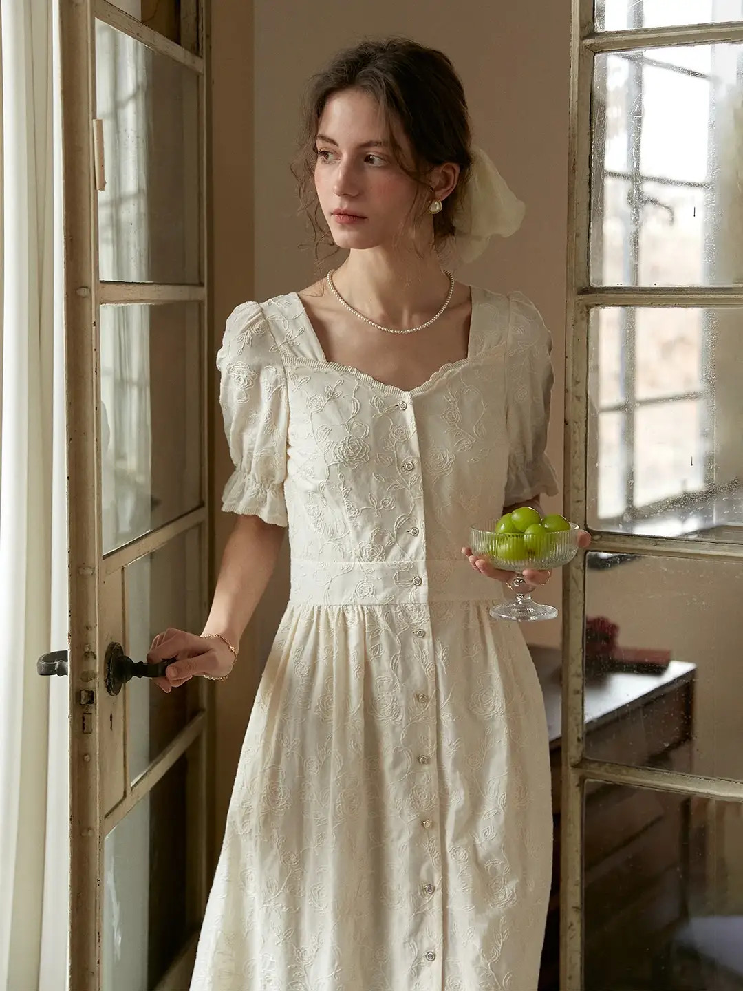 Ayra Sweetheart Neck Puff Sleeves Dress | Simple Retro