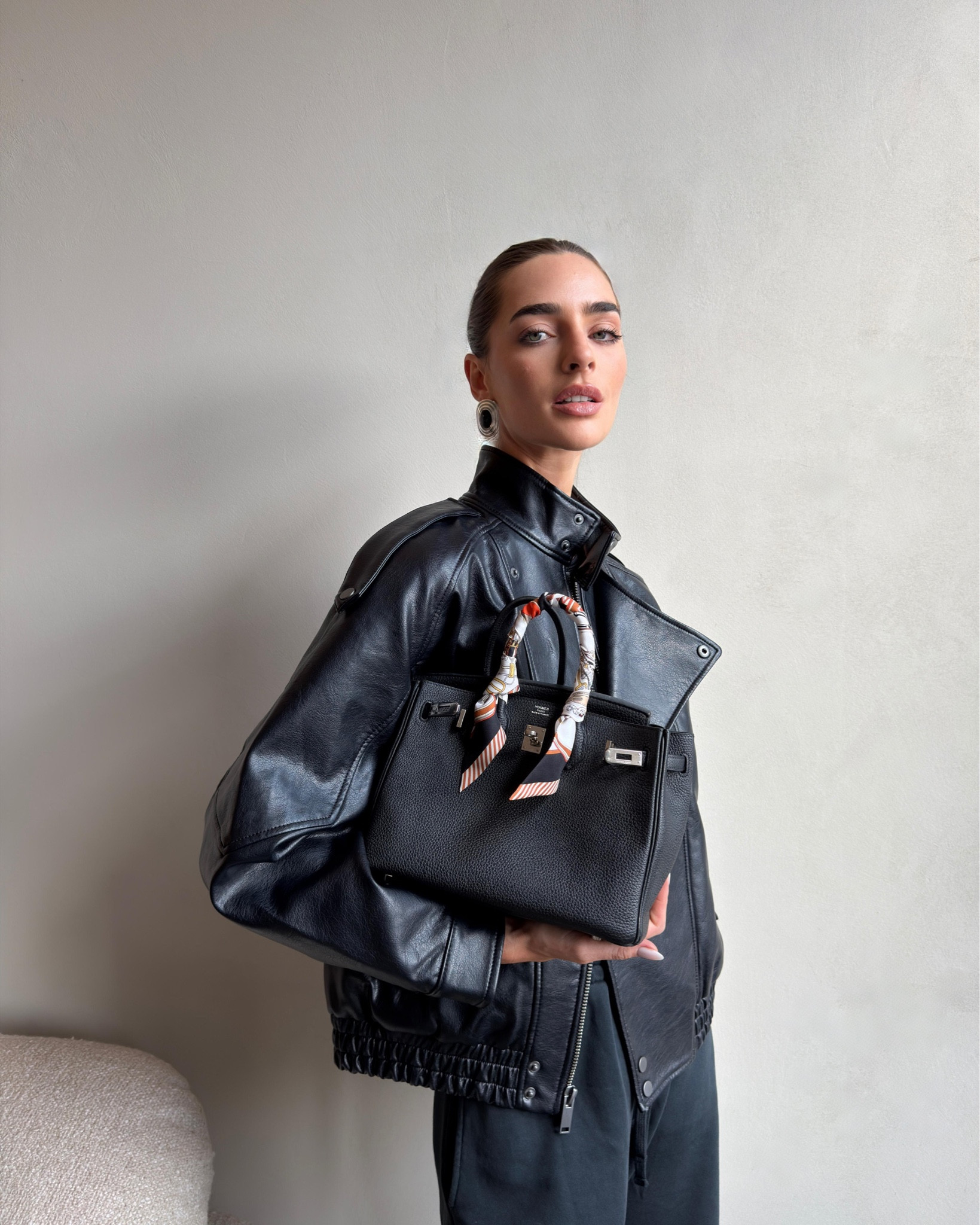 The year starts Jan 2nd, Jan 1st doesn’t exist imo


Abercrombie and Fitch, Leather Jacket, Jewellery, Winter Jacket

#LTKootd