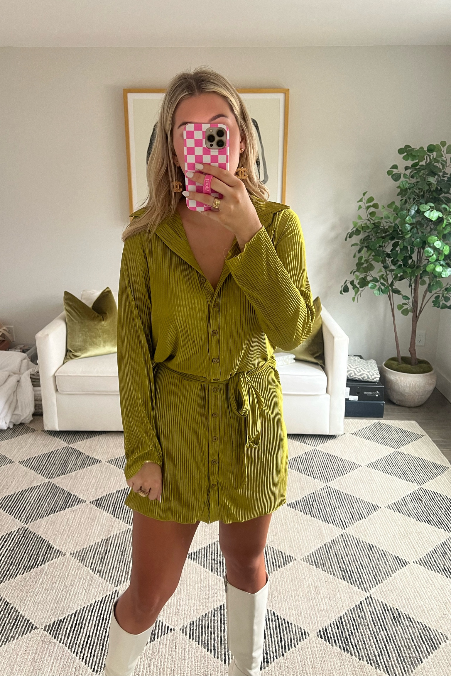 Amazon green long sleeve dress! Wearing a size medium - fits true to size! 

#LTKHoliday #LTKfindsunder50 #LTKstyletip