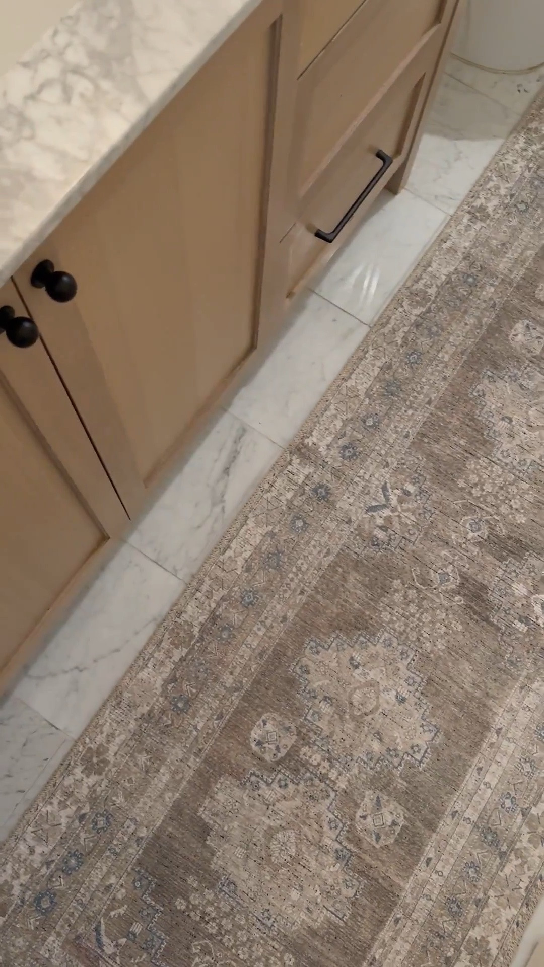 Stop scrolling—this runner is EVERYTHING! 😱 From Walmart, under $40, waterproof, stain-resistant, machine washable, and nonslip. Who knew everyday rugs could feel designer? Your floors just got a major upgrade. 💁‍♀️🖤
@Wayfair 
@Walmart 
@Target 
@Lowe's

#LTKU #LTKSaleAlert #LTKHome