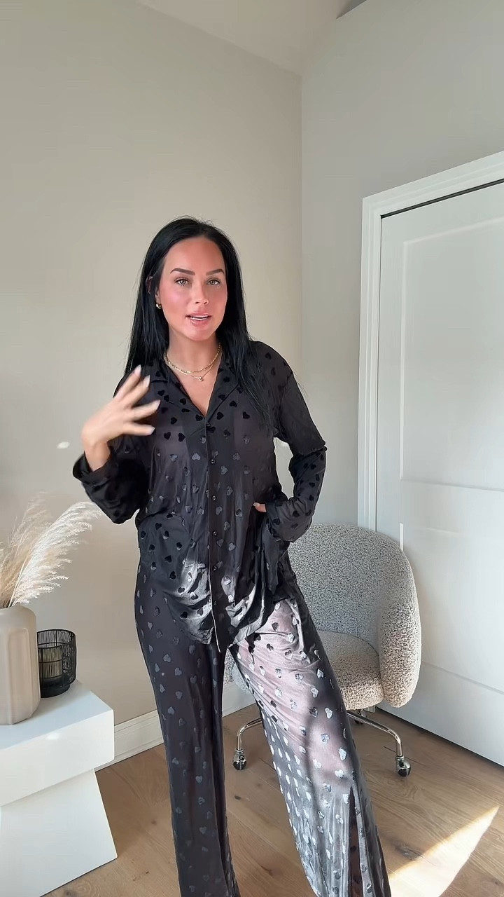 Love this set from the skims Valentine’s Day Collection! Sheer & Sexy 🖤 

I’m wearing a size small but think I would like a size xs more

My Sizing 5’7, 145lbs, 32dd 

#LTKWatchNow #LTKU #LTKStyleTip