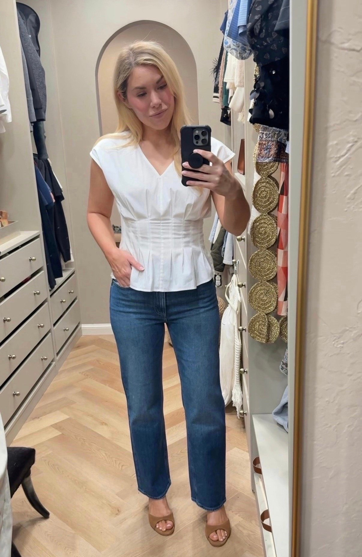 The perfect SUPER FLATTERING straight leg jeans (fit TTS)

#LTKdayinmylife #LTKgrwm #LTKootd