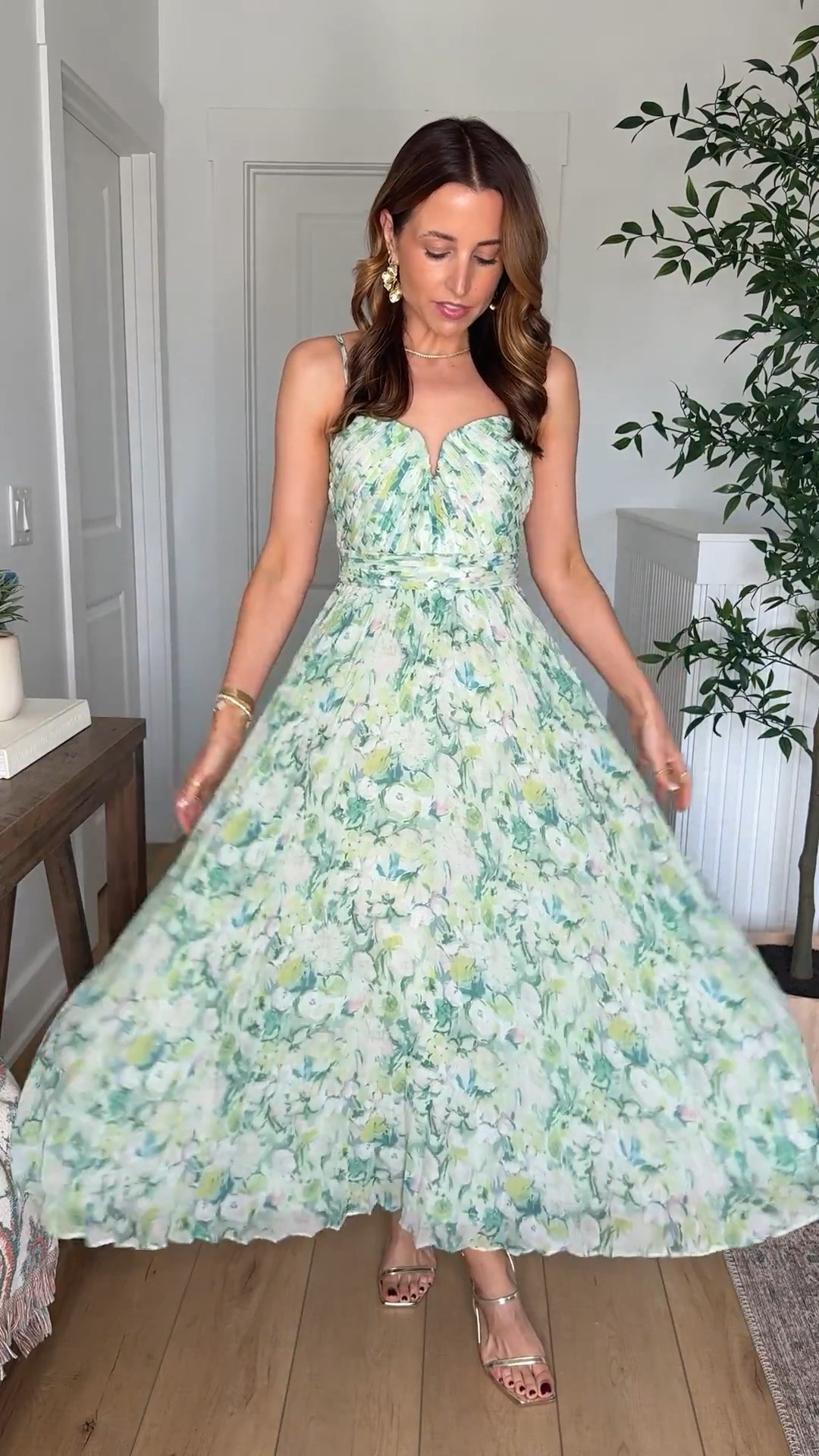 Code LISA123. Wedding guest dresses. Spring wedding guest. Summer wedding guest. Cocktail dresses. Baby shower dress. Wedding shower dress. Spring event dress. Garden wedding. Pleated midi dresses. Floral midi dresses. Wearing XS.

#LTKWedding #LTKBaby #LTKootd