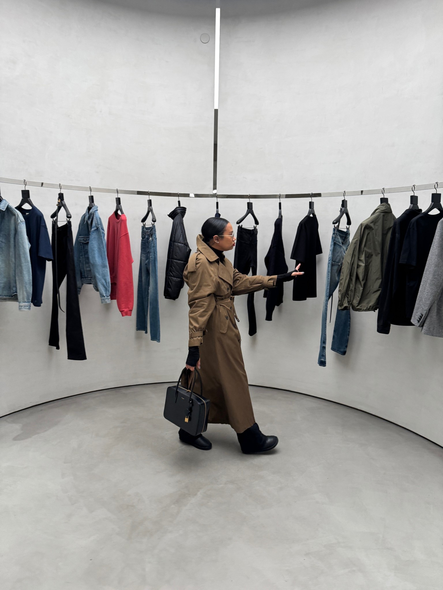 If You Only Buy One Coat…

Here’s how to choose the coat that elevates everything you wear:

• Go long.
Ankle-skimming instantly sharpens your silhouette.

• Choose structure.
Skip anything flimsy — you want weight, shape, and intention.

• Keep the hardware minimal.
Clean buttons + clean lines = quiet luxury every time.

• Fit matters more than trend.
Shoulders smooth, sleeves sharp, belt optional.

• Let the coat do the talking.
Keep your base simple — black, denim, or a sleek knit.

Save this when you’re shopping for that one coat.



#LTKGiftGuide #LTKootd #LTKOver40