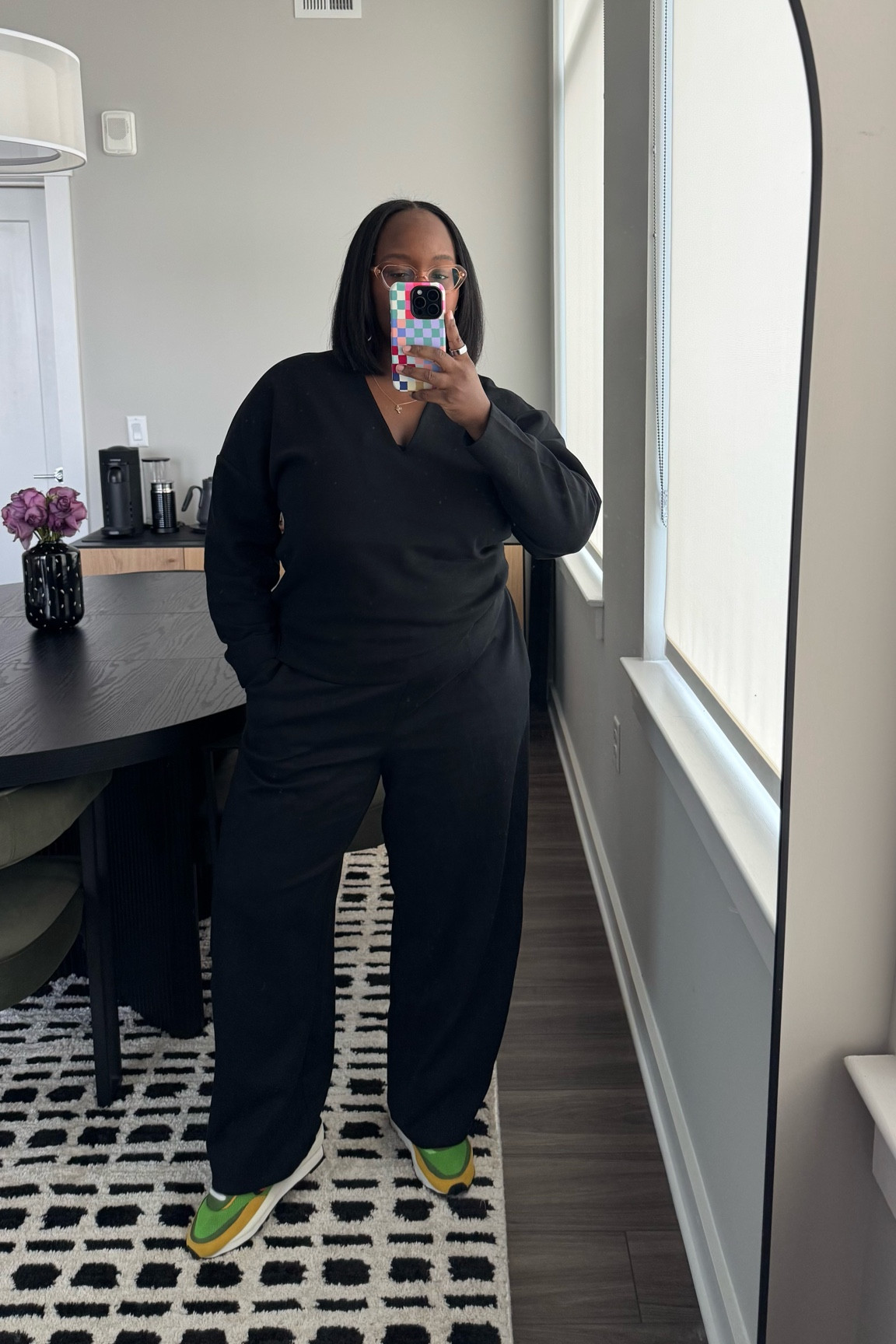 will live in this Zara set!

Top size small - reference code: 4174/152/681
Pants size medium - reference code: 4174/153/800