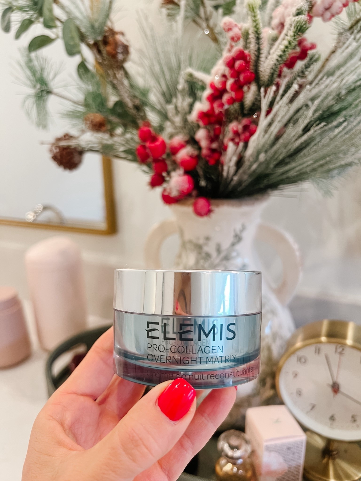 Elemis Pro Collagen Overnight Matrix 

Since my skin gets dry in the winter, I like to apply a cream all over before bed.

#LTKdayinmylife #LTKBeauty #LTKselfcare
