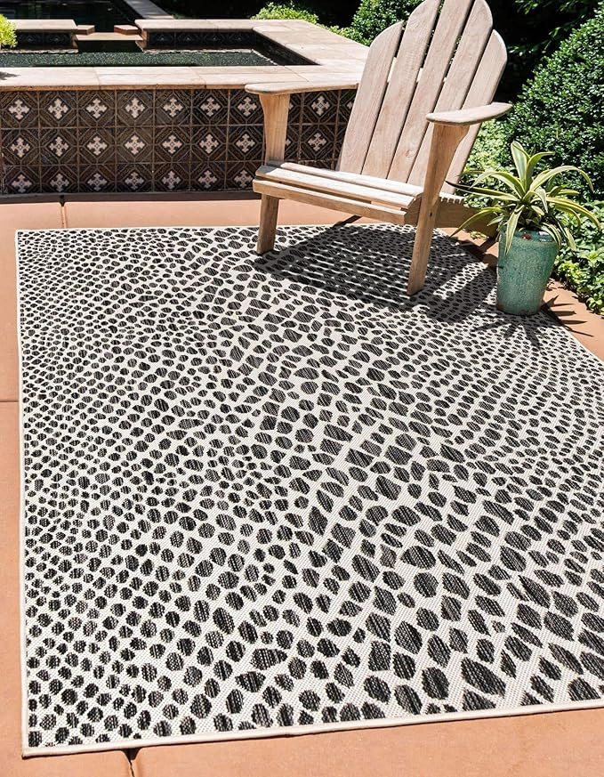 Unique Loom Outdoor Collection Area Rug - Cape Town (3' 3' x 5' 3' Rectangle, Black/ Ivory) | Amazon (US)